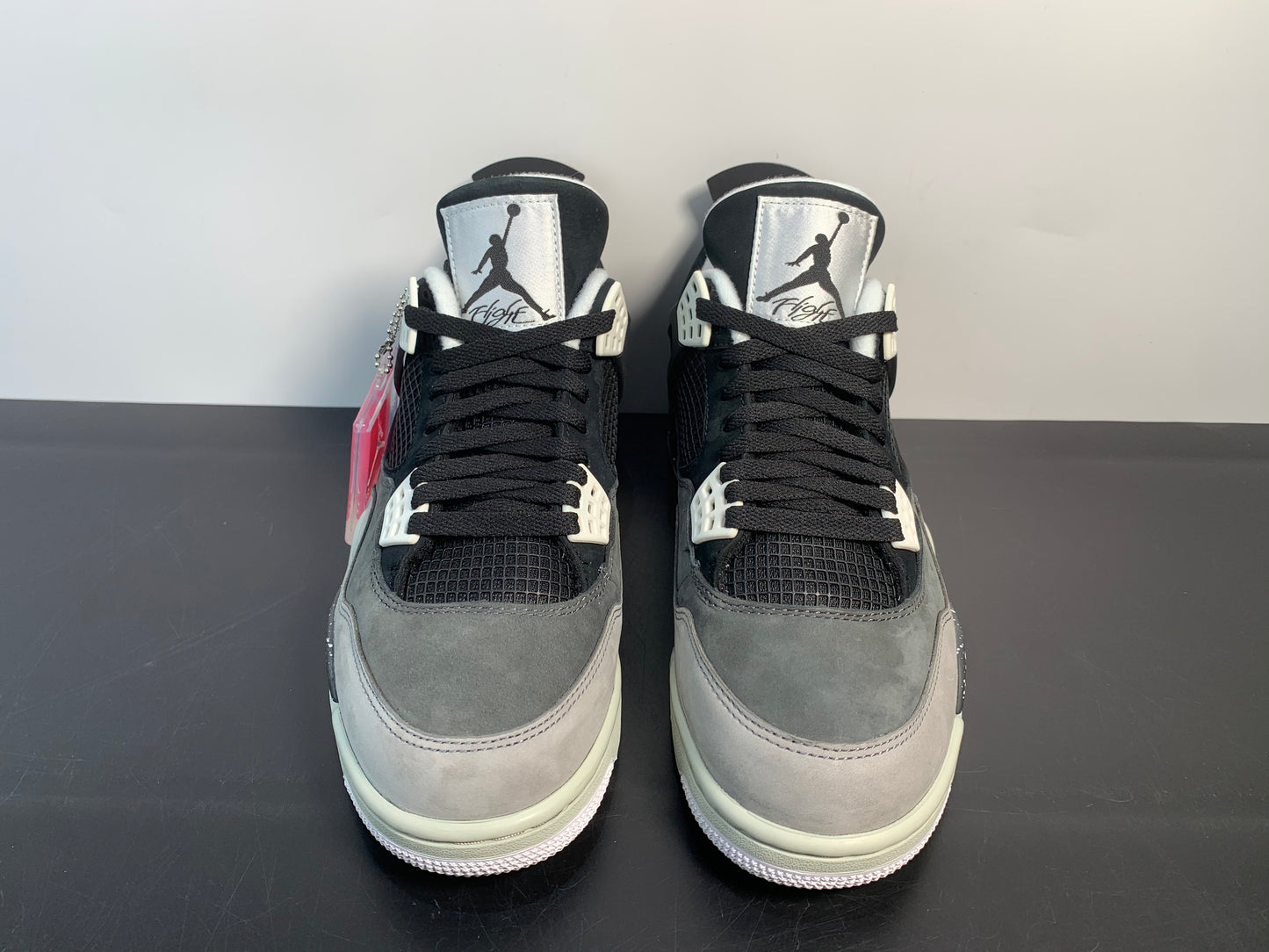 AJ4 Retro Fear Pack Sneaker