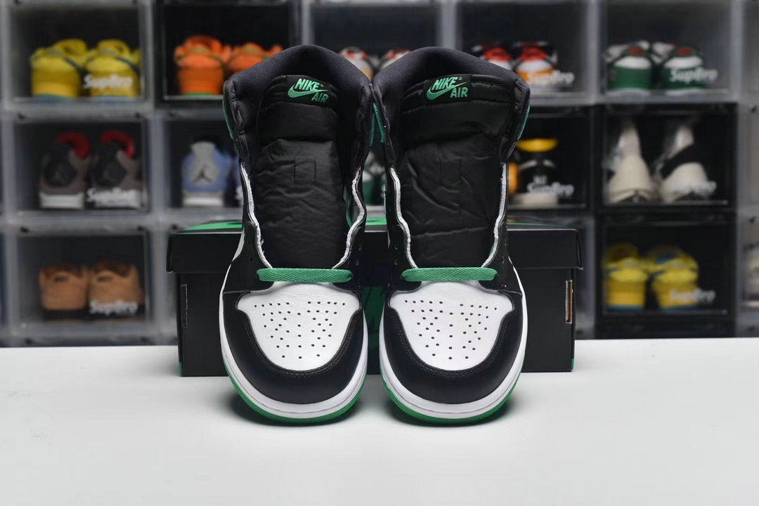 Air Jordan 1 High Lucky Green Sneaker