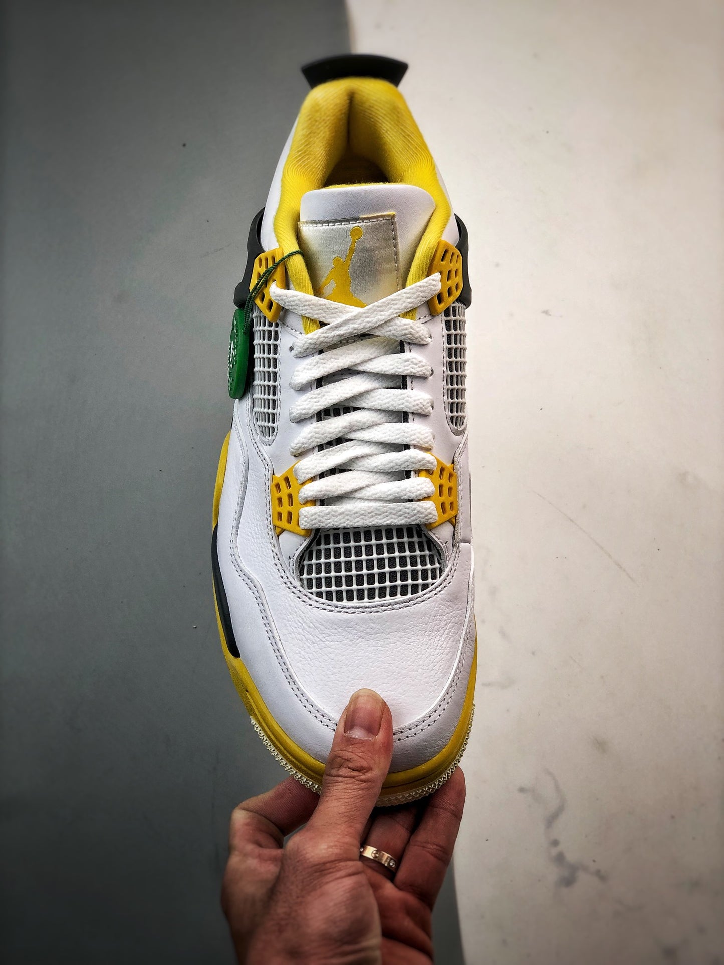 AJ4 Vivid Sulfur Sneaker