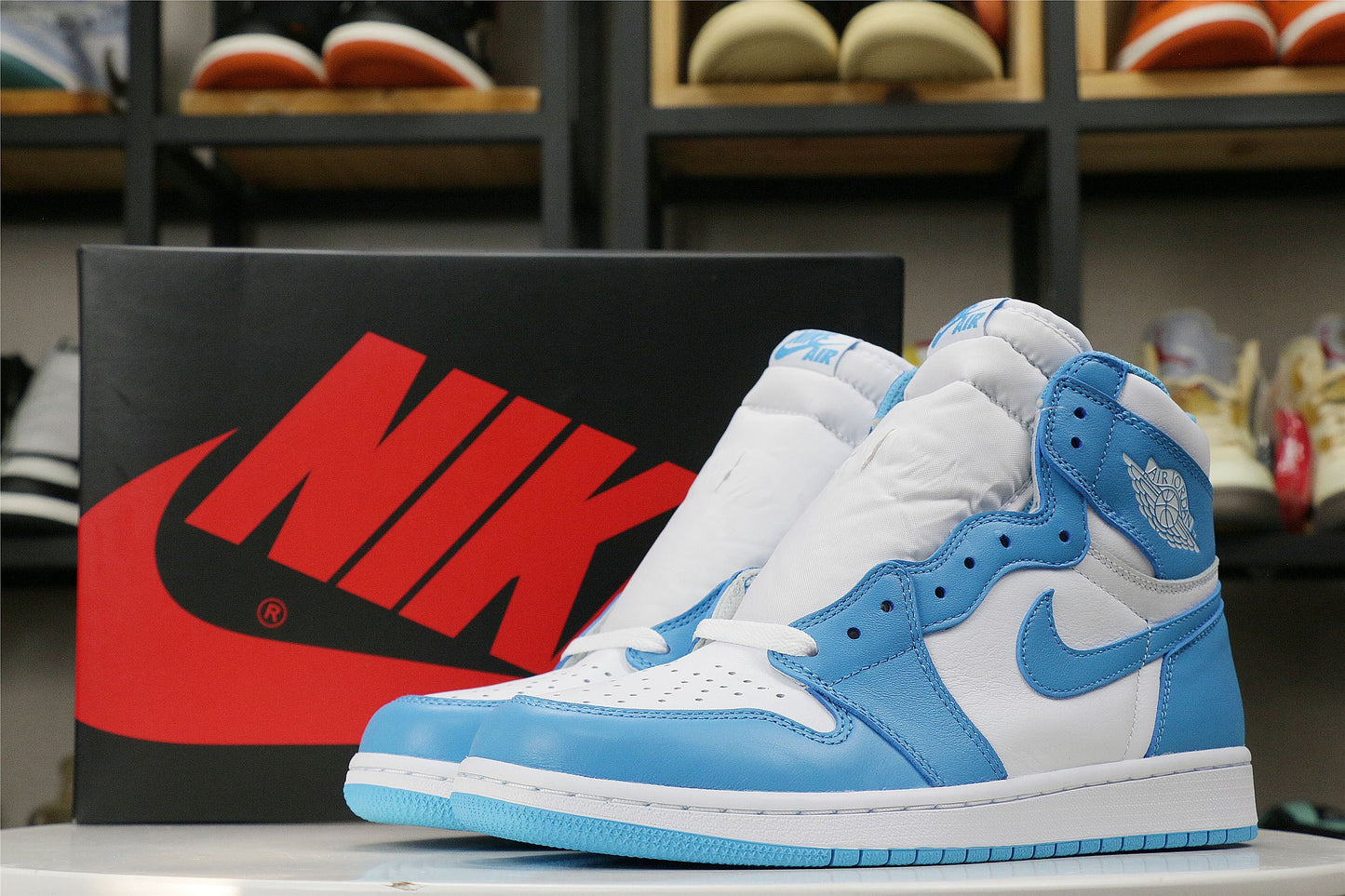 AJ1 Retro High UNC 2015 Sneaker