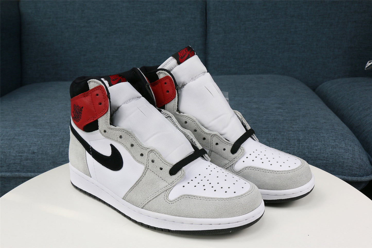 AJ1 Light Grey Smoke Sneaker