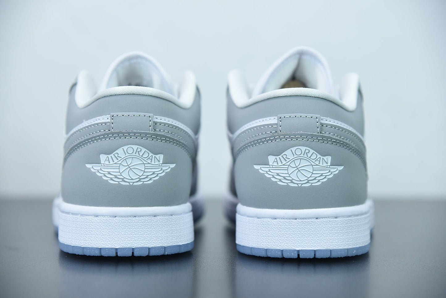 AJ1 Low Wolf Grey Sneaker