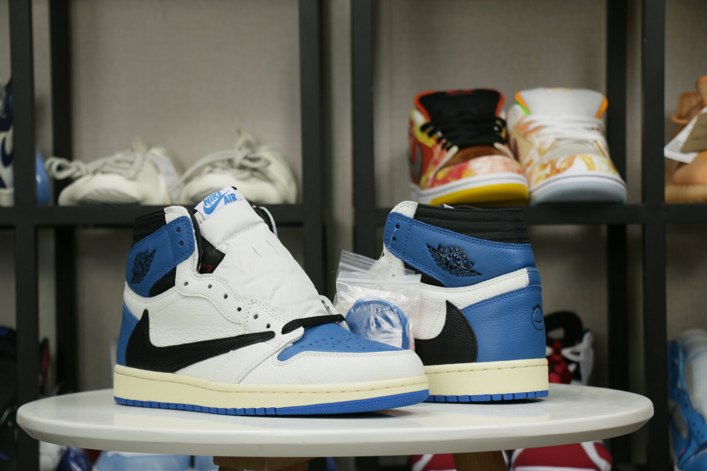 AJ1 TRVS Fragment Sneaker