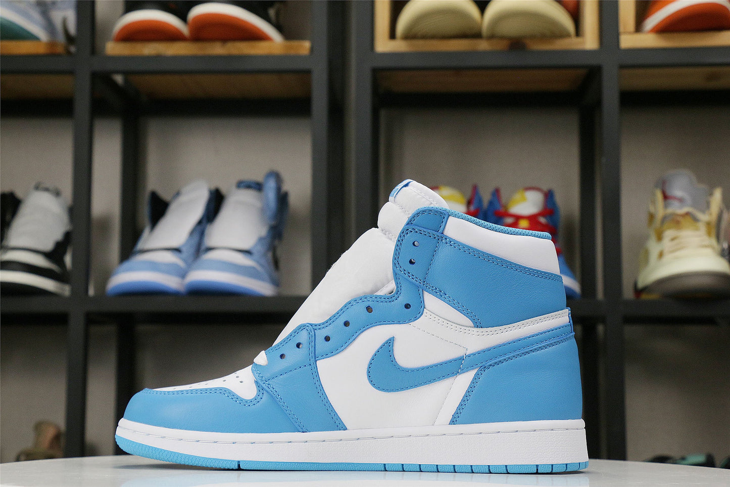 AJ1 Retro High UNC 2015 Sneaker