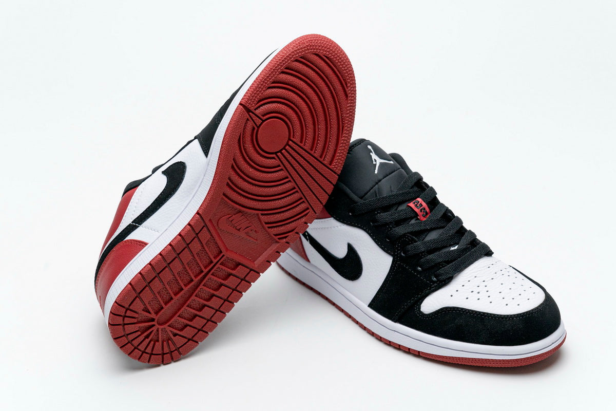 AJ1 Low Black Toe Sneaker