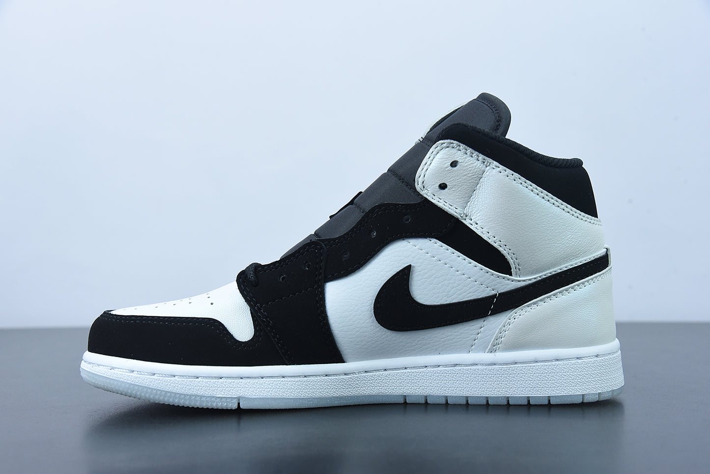 AJ 1 Mid Diamond Shorts Sneaker