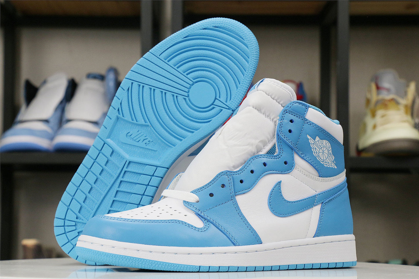 AJ1 Retro High UNC 2015 Sneaker