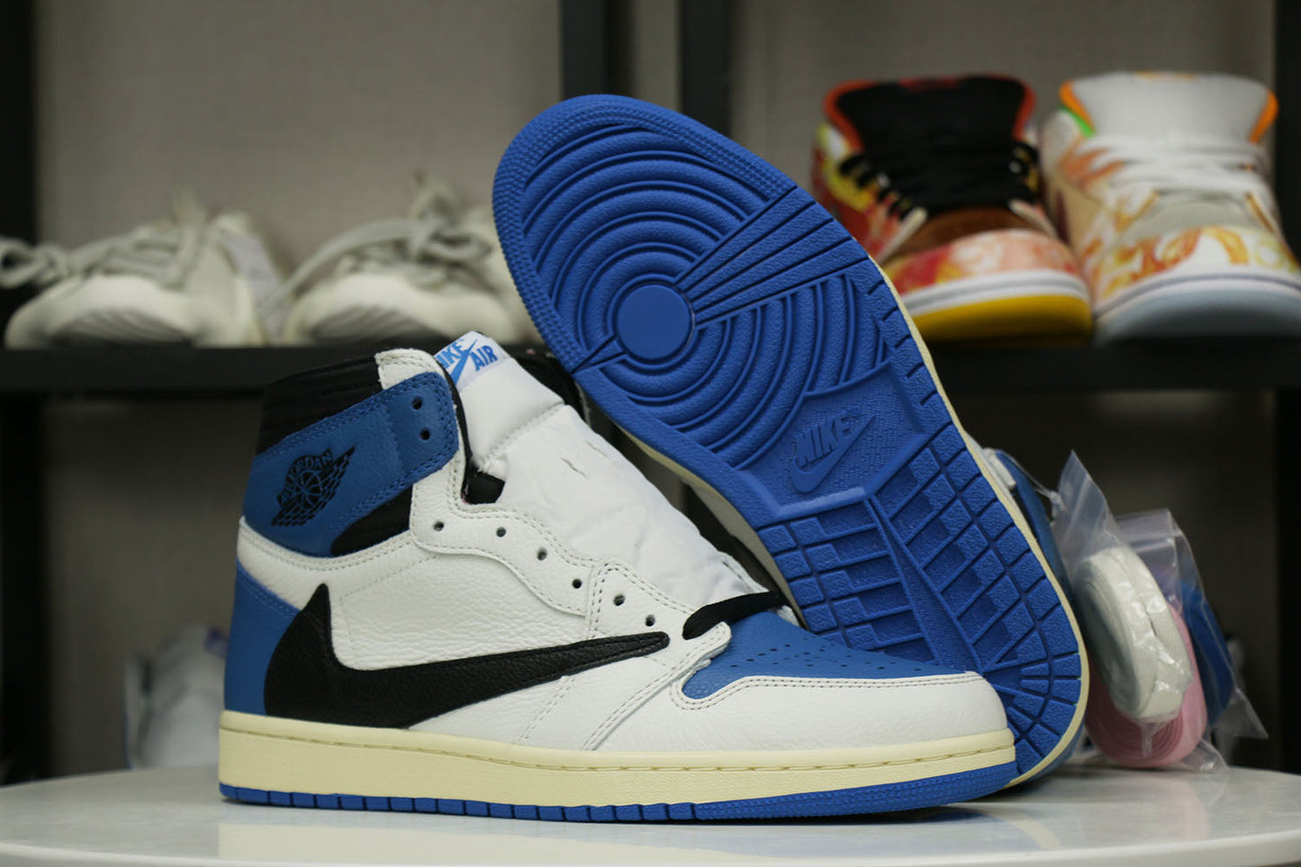 AJ1 TRVS Fragment Sneaker