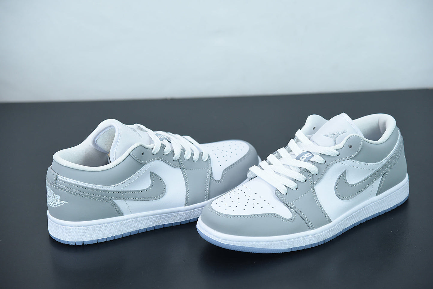 AJ1 Low Wolf Grey Sneaker