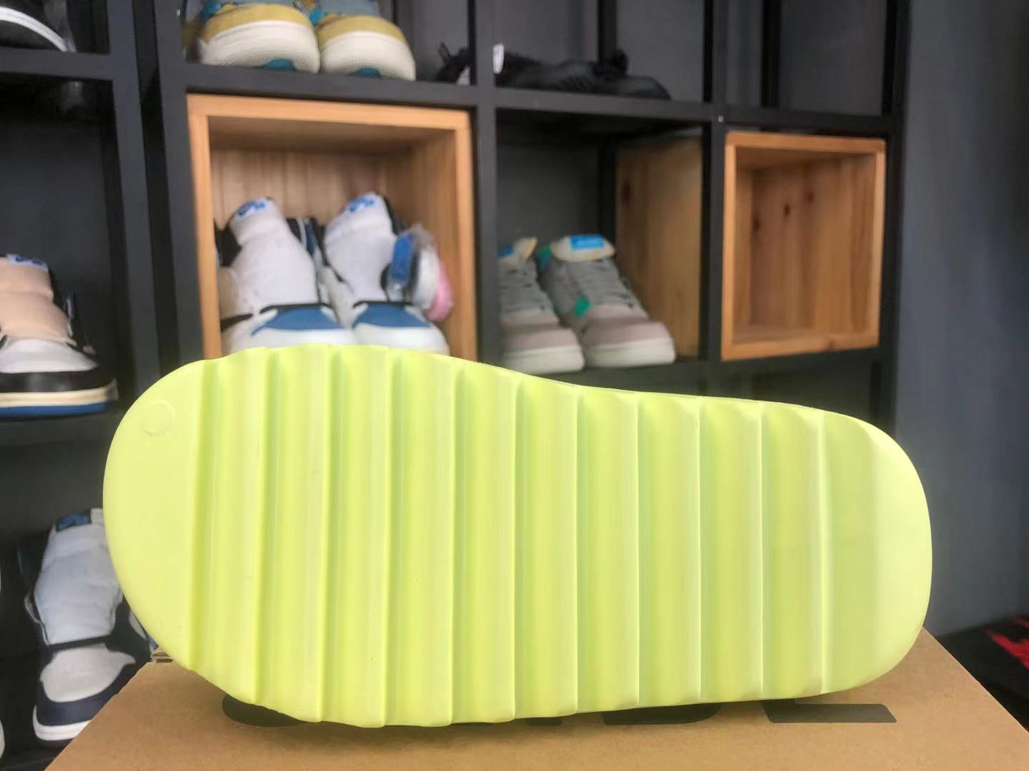 Yeezy Slides Glow Green 2021