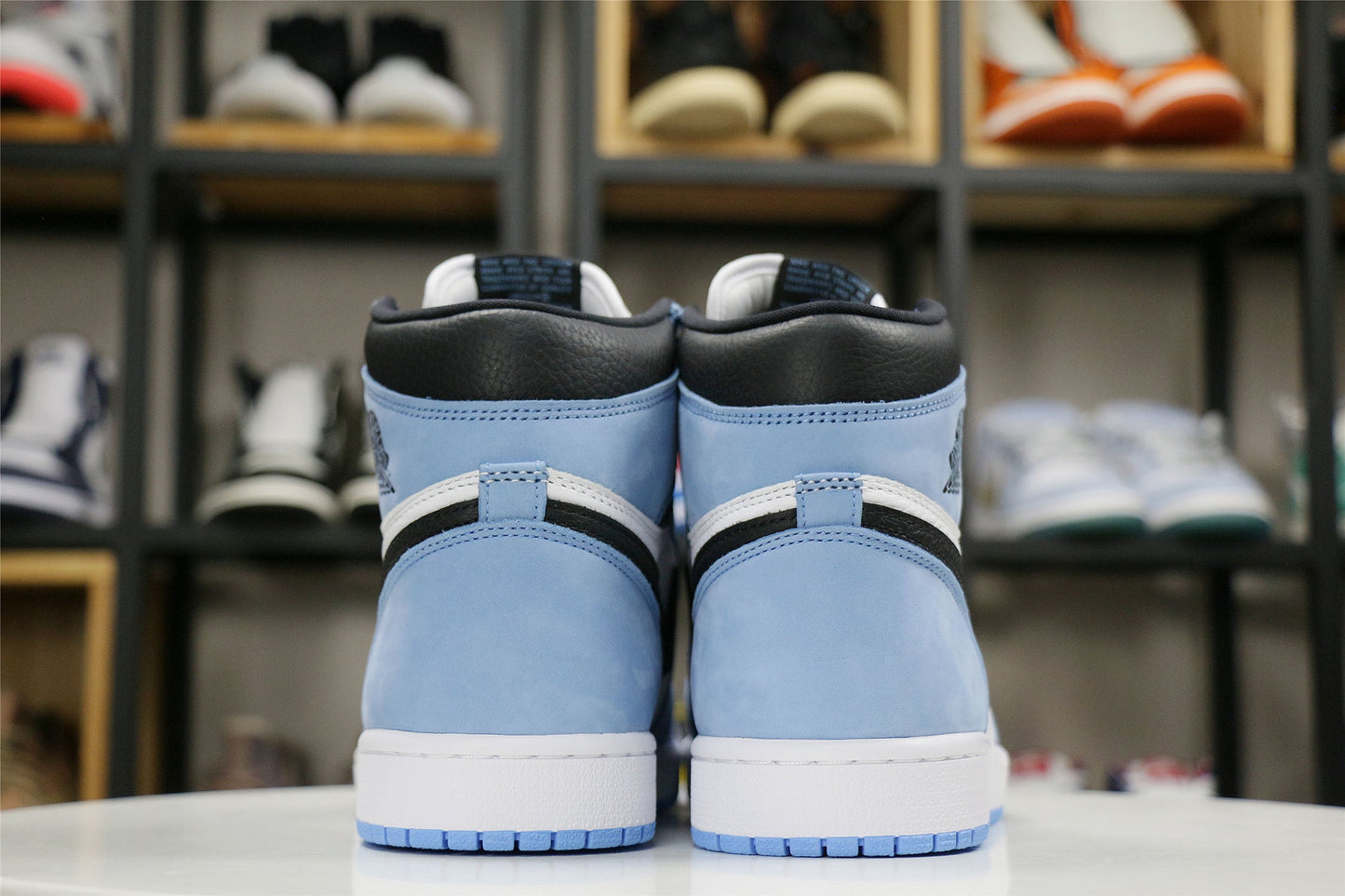 AJ1 University Blue Sneaker