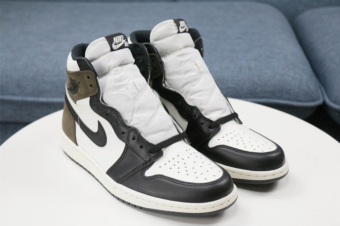 AJ1 Retro High Dark Mocha Sneaker