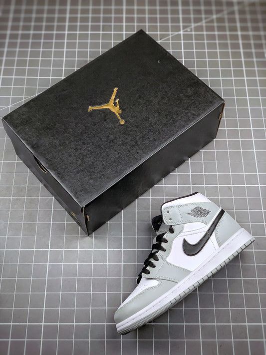 AJ1 MID SMOKE GREY SNEAKER