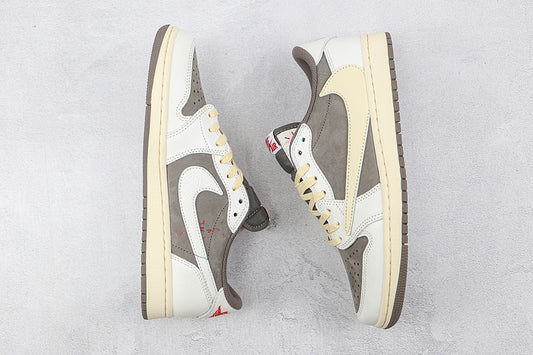 AJ1 Reverse Mocha Sneaker